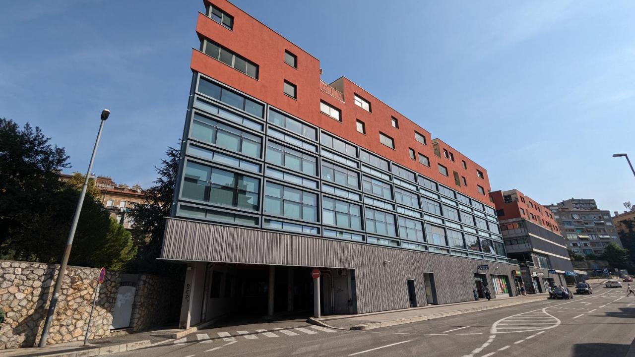 Downtown Fiume, Underground Garage Within The Lägenhet *